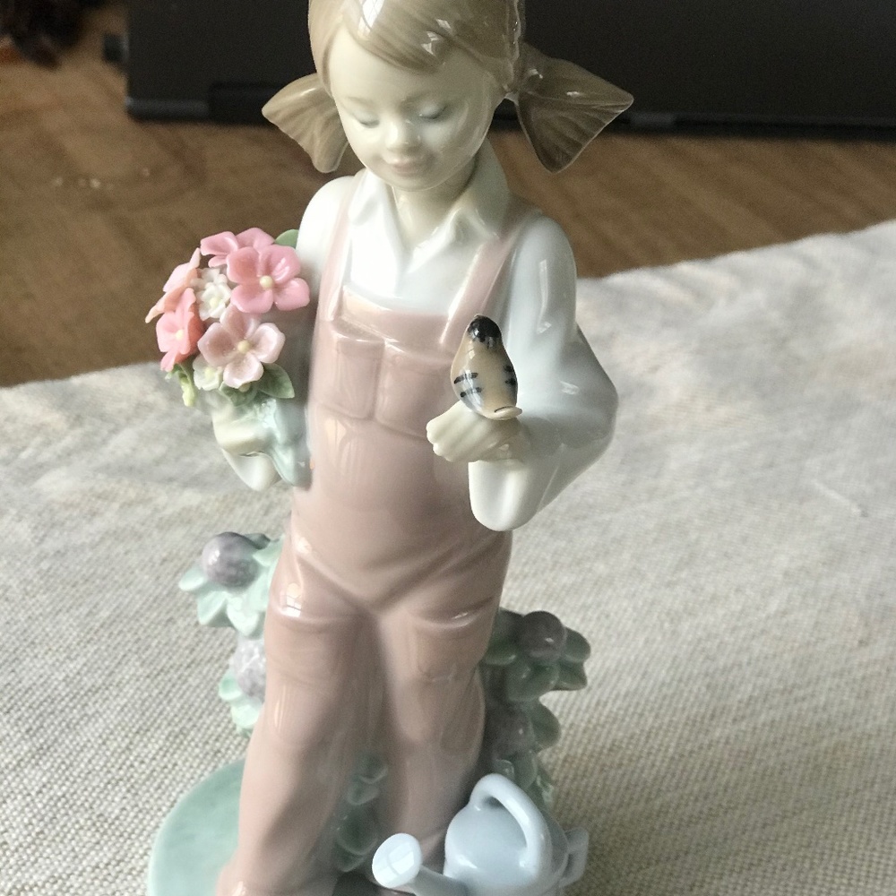 Lladro 5217 Spring Figurine
